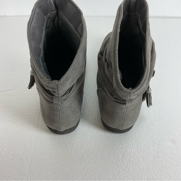 Arizona Kelly Gray Scrunch Ankle Booties Tassels  Size 10M Soft Comfortable EUC - Picture 5 of 7